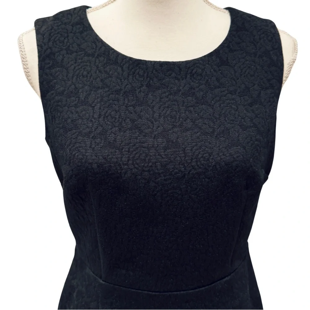 Liz Claiborne Black Floral Jacquard Fit & Flare Sleeveless Dress (2) - Picture 7 of 15
